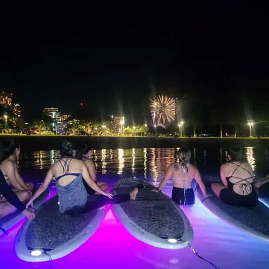 Honolulu: Fireworks Glow and Flow Yoga Class - The LED lights add more than decoration