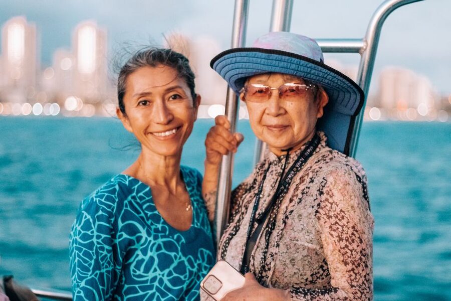 Honolulu: Friday Night Fireworks Cruise with Music - Practical tips for a smoother Friday night