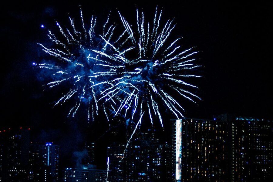 Honolulu: Friday Night Fireworks Cruise with Music - My verdict on this Friday fireworks cruise