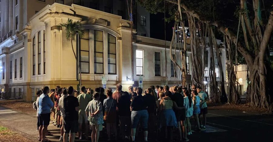 Honolulu: Ghosts of Old Honolulu Walking Tour - Starting beneath the Kamehameha Statue
