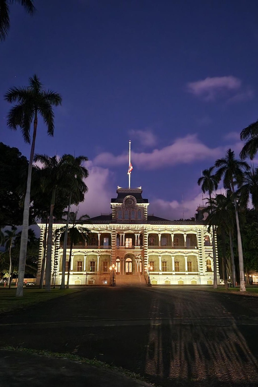 Honolulu: Ghosts of Old Honolulu Walking Tour - The Hawaii Supreme Court Building and stories with consequences