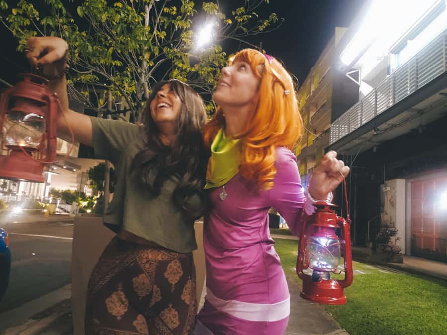 Honolulu Haunts: Ghosts and Spirits Walking Tour - Meeting the lantern at the King Kamehameha Statue