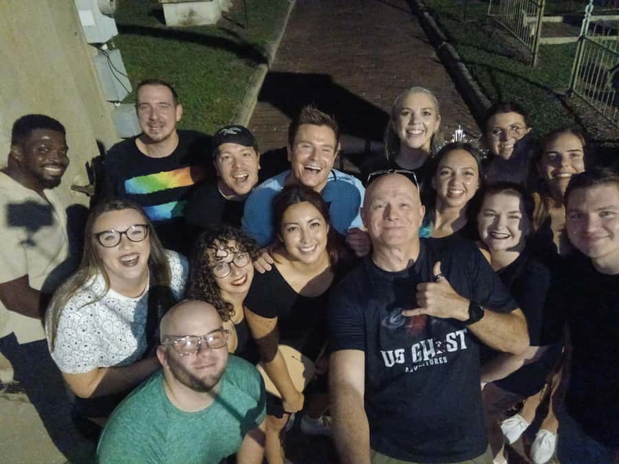 Honolulu Haunts: Ghosts and Spirits Walking Tour - What the guide adds to the evening