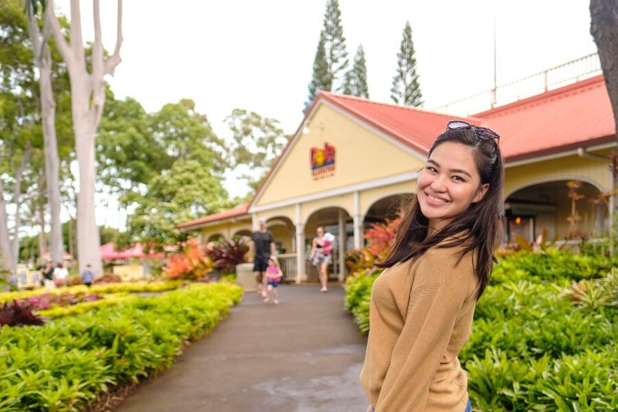 Honolulu: Oahu Island Highlights Tour with Multiple Stops - The guides are the heart of the outing