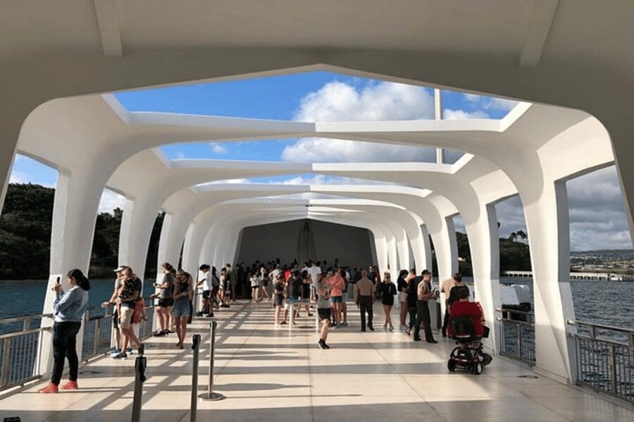 Honolulu: Pearl Harbor USS Arizona Memorial Tour - The Waikiki pickup and drive to Pearl Harbor