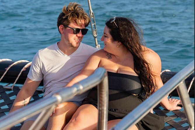 Honolulu Sunset Sail from Kewalo Harbor Including Drinks - The crew makes the difference