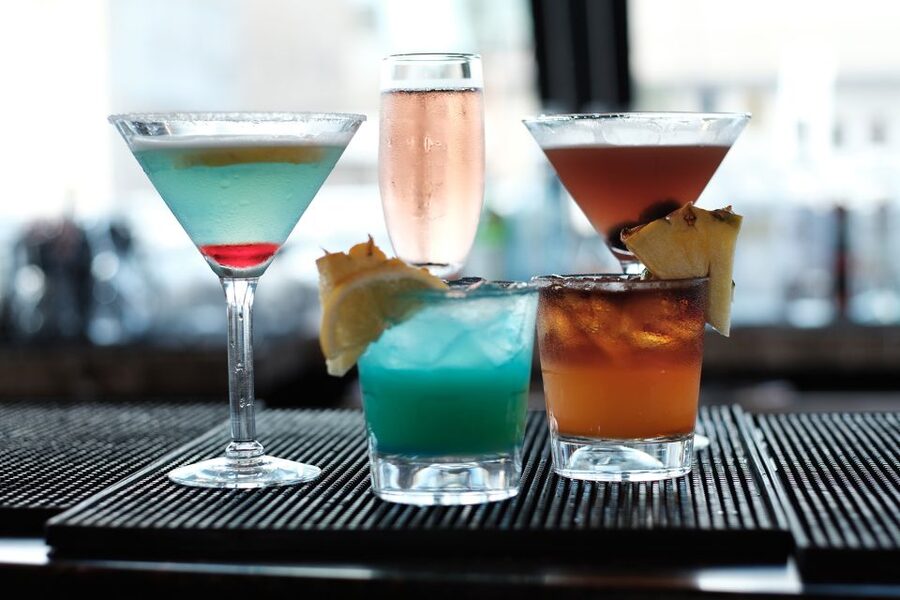 Honolulu: Waikiki Sunset and Cocktail Cruise - Why the sunset timing matters