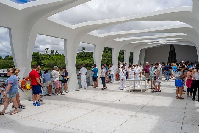 Luxury Pearl Harbor USS Arizona Memorial Small Group Tour - The return to Waikiki and the unexpected city loop