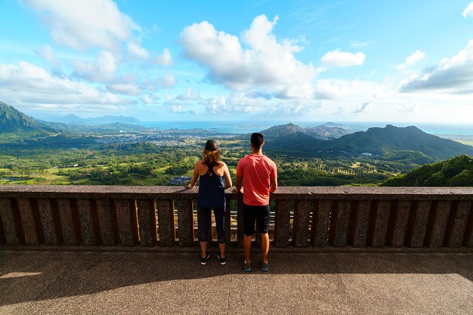 Majestic Circle Island Tour with Lunch - Waimea Valley and the 45-foot waterfall