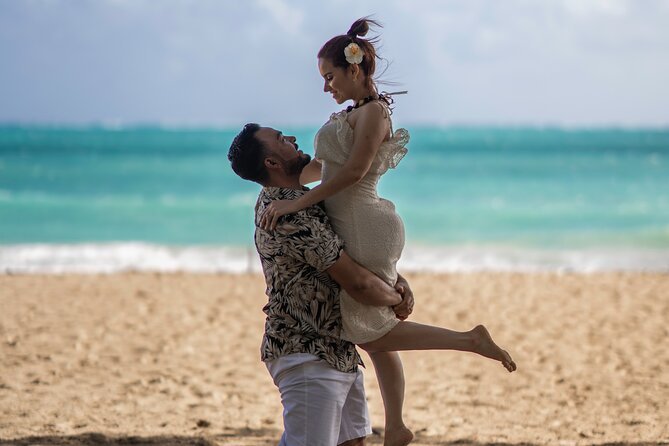 MUST have WAIKIKI Photos - Waikiki Beach portraits with room to adjust