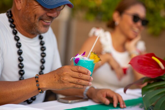 Nā Lei Aloha, A Waikīkī Lū'au - Choosing the Hyatt buffet or show-only package