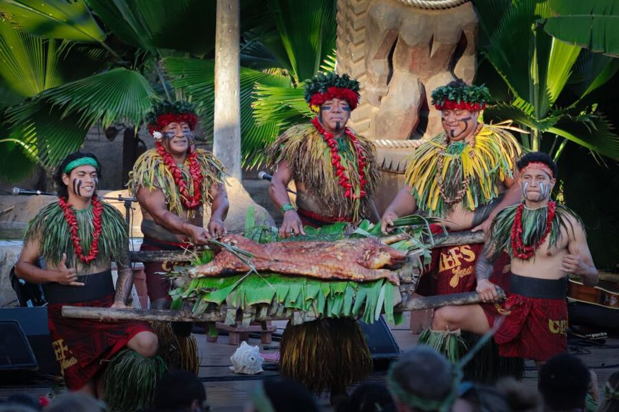 Oahu: Chief's Luau Dinner Show - The Polynesian show, from hula to island stories