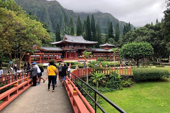 Oahu Circle Island Tour with Byodo-In Temple Admission - Diamond Head and the southeast coast