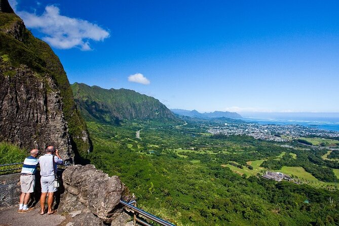 Oahu Circle Island Tour with Waimea Waterfall - Nuʻuanu Pali and the windward mountains
