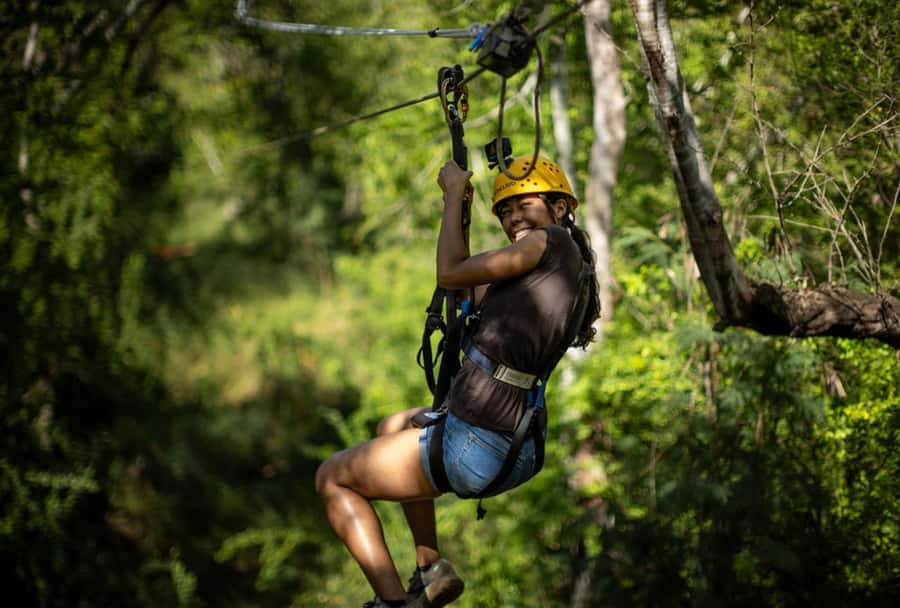 Oahu: Coral Crater Zipline Tour - Safety gear and the guide-led setup