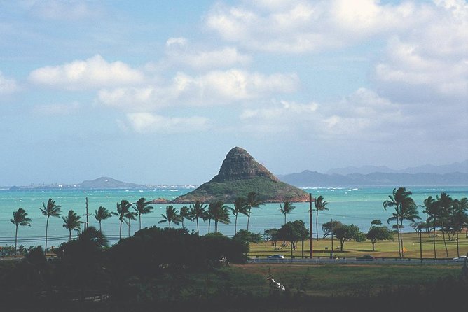 Oahu Deluxe Grand Circle Island Tour - Nu’uanu Pali gives you the big mountain view