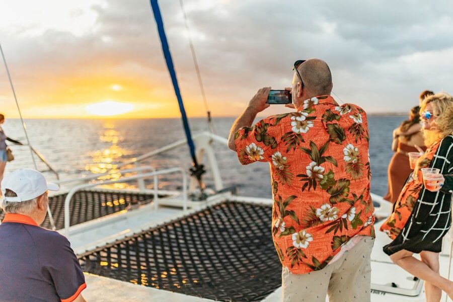 Oahu: Diamond Head Cruise with Drinks & Appetizers - Sailing out of Kewalo Basin toward Diamond Head
