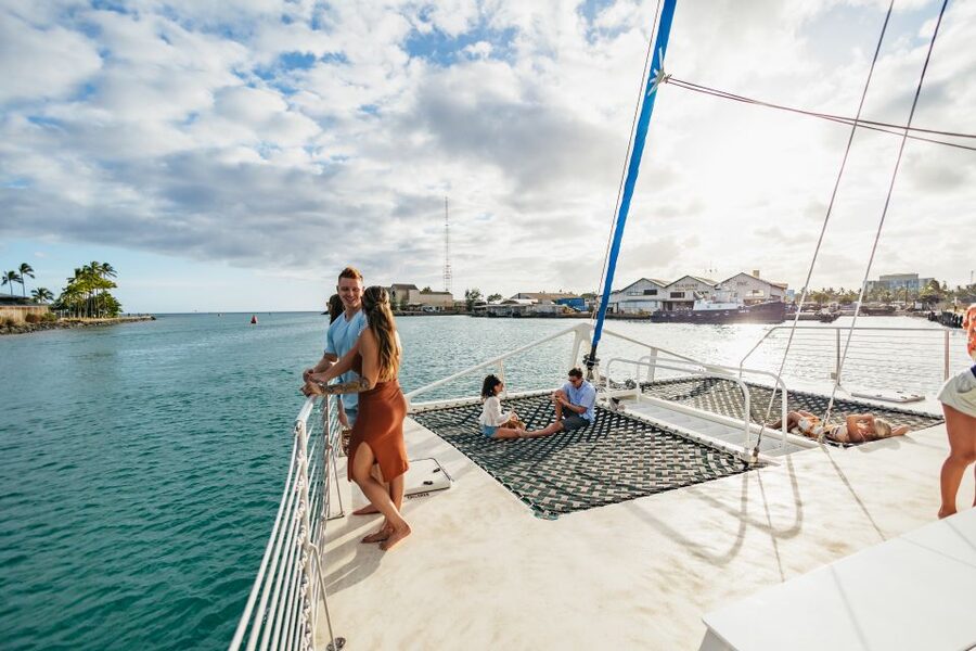 Oahu: Diamond Head Cruise with Drinks & Appetizers - Who will enjoy this cruise most?