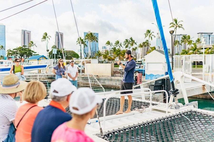 Oahu: Diamond Head Cruise with Drinks & Appetizers - Booking details that affect your evening