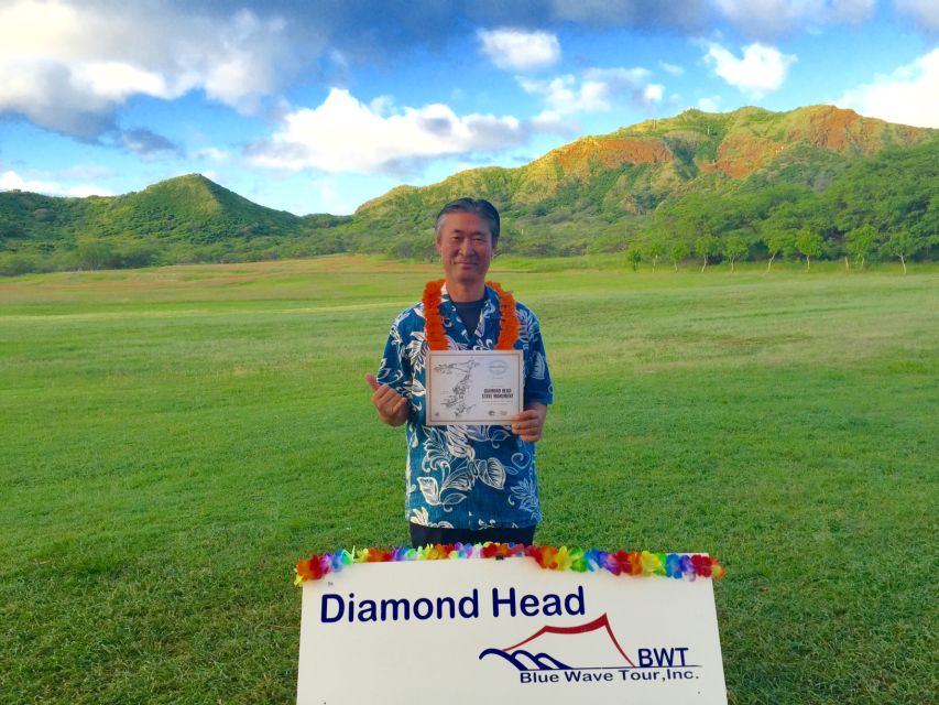 Oahu: Diamond Head Hike with Roundtrip Transportation - Walking the Diamond Head Summit Trail