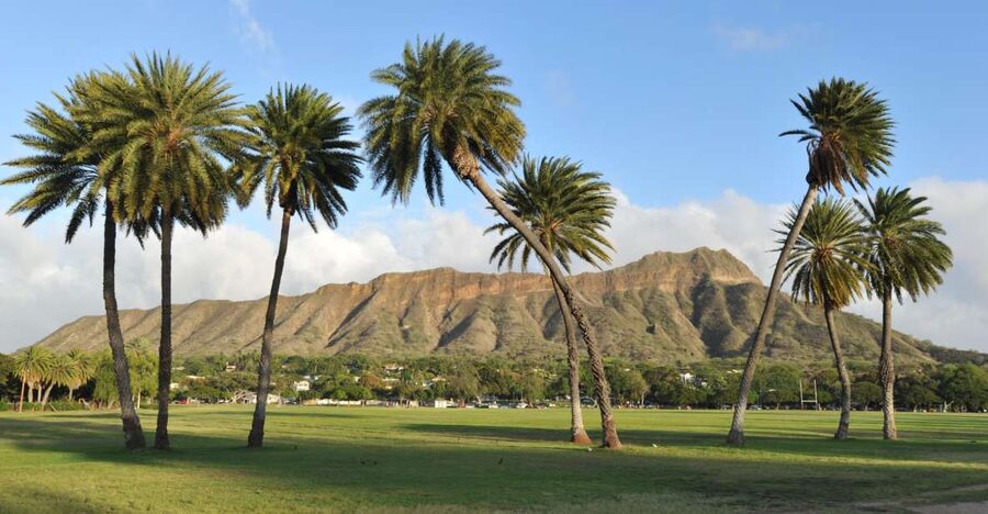 Oahu: Diamond Head Hike with Roundtrip Transportation - Booking, cancellation, and what to pack