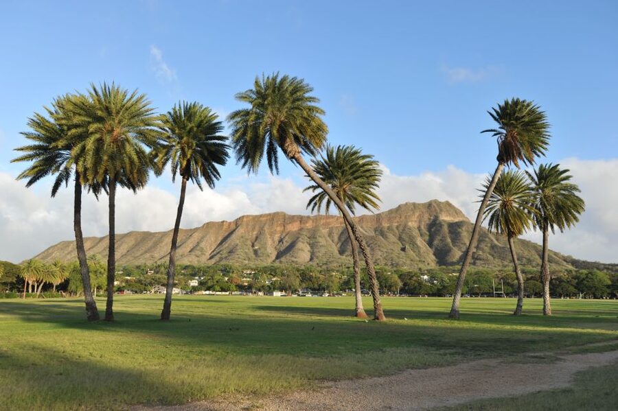 Oahu: Diamond Head Hike with Roundtrip Transportation - Riding from Waikiki to the trailhead