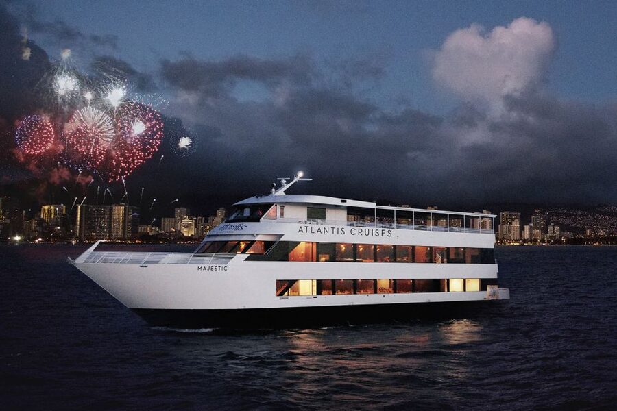 Oahu: Friday Night Fireworks Cocktail Cruise - Boarding at 177 Aloha Tower Drive