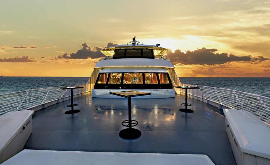 Oahu: Friday Night Fireworks Cocktail Cruise - Three decks, three ways to spend the evening