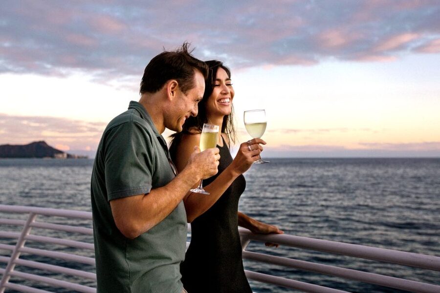 Oahu: Friday Night Fireworks Cocktail Cruise - FAQ