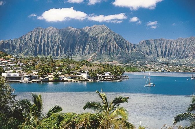 Oahu Grand Circle Island: Discover the Heart & Soul of Hawaii - Morning pickup in Waikiki