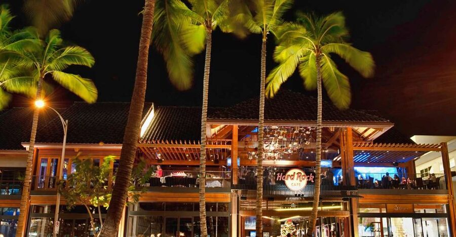 Oahu: Hard Rock Cafe Honolulu - The Classic Smashed Burger is the safest pick