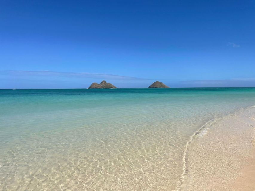 Oahu: Hidden Hawaii Waterfall Hike and Beach Tour - A short stop at Nuuanu Pali