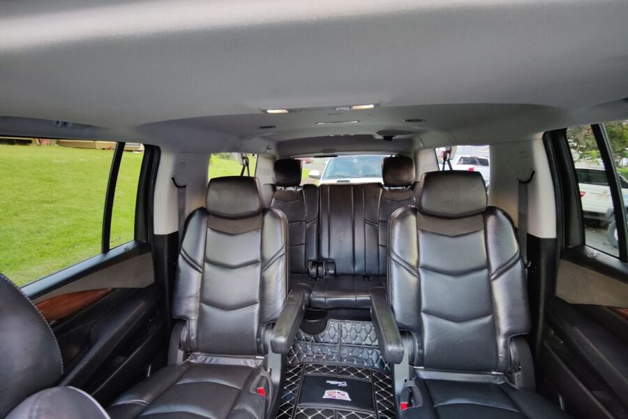 Oahu: Honolulu Airport Private by Escalade SUV - What the $130 group price really means