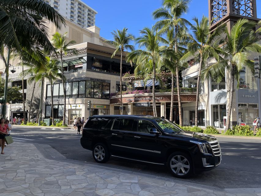 Oahu: Honolulu Airport Private by Escalade SUV - A private SUV for up to five people