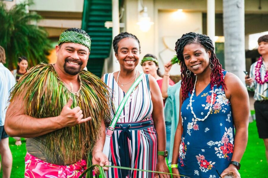 Oahu: Ka Moana Luau Dinner and Show at Aloha Tower - Practical details that affect your night
