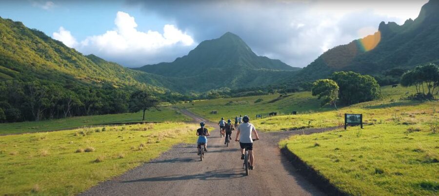 Oahu: Kualoa Electric Bike Tour - Riding into Kualoa Ranch on Two Wheels