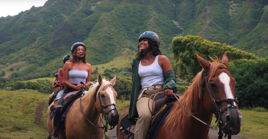 Oahu: Kualoa Hills and Valleys Horseback Riding Tour - What the two-hour schedule really includes