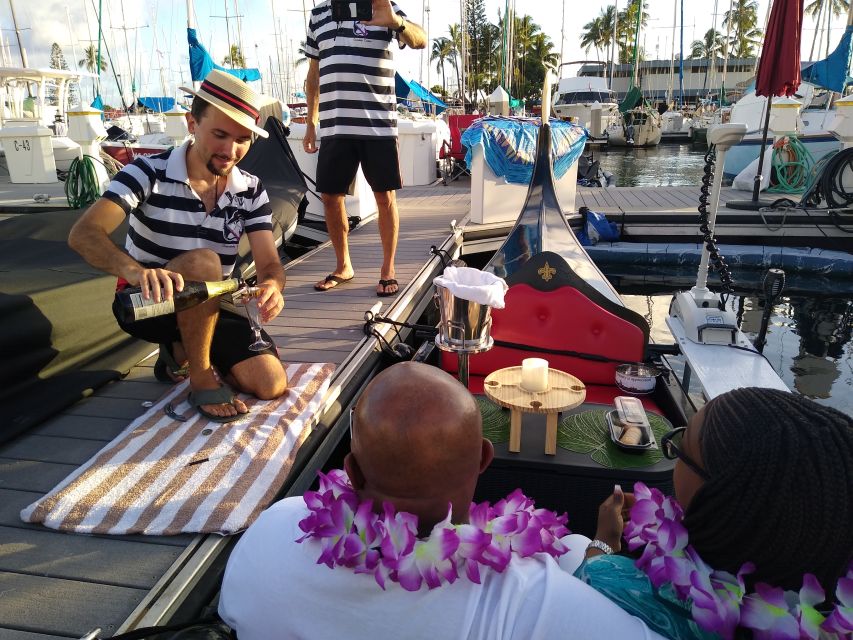 Oahu: Luxury Gondola Cruise with Drinks and Pastries - Music from the gondolier