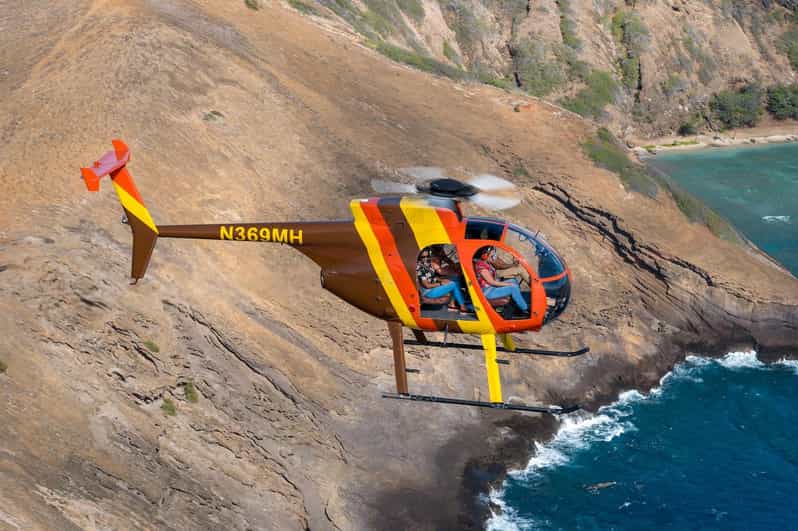 Oahu: Magnum P.I. Doors-Off Helicopter Tour - The people and preflight routine