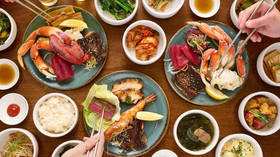Oahu: Na Lei Aloha Luau in Waikiki with Optional Dinner - Ancient and modern hula on the main stage