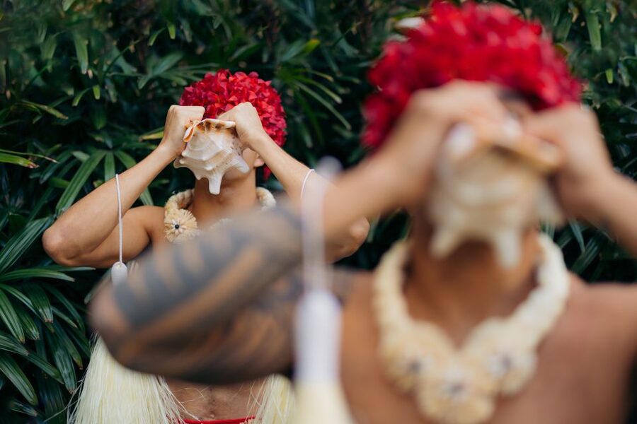Oahu: Pa'ina Luau Waikiki at Waikiki Beach Marriott Resort - Meeting the Performers After the Show