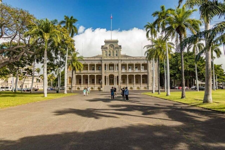 Oahu: Pearl Harbor Battleships Group Tour - The 8:30 AM boat ride to the USS Arizona Memorial