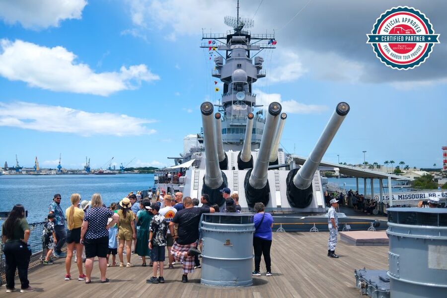 Oahu: Pearl Harbor Tour with USS Arizona Memorial - Honolulu sights and the Punchbowl change