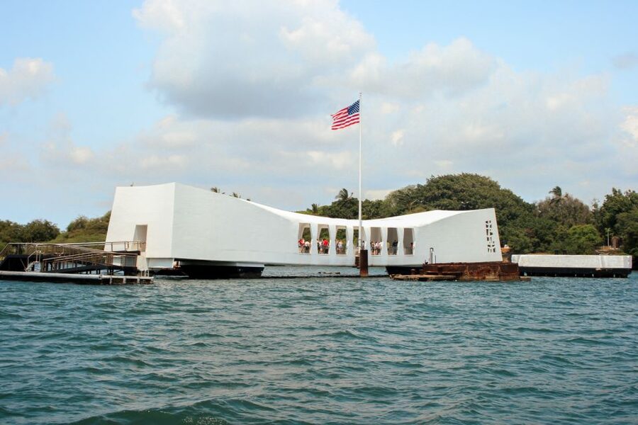 Oahu: Pearl Harbor, USS Arizona, and City Highlights Tour - The no bag rule can make or break your morning