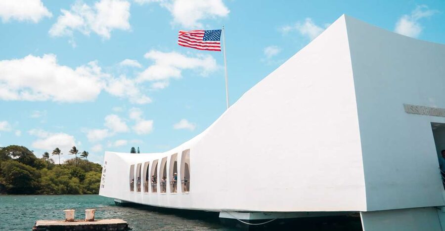 Oahu: Pearl Harbor, USS Arizona, and City Tour - Punchbowl offers a quieter military memorial