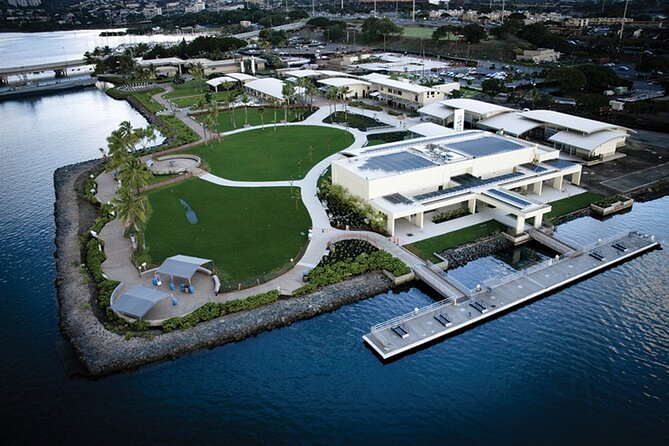 Oahu: Pearl Harbor USS Arizona Memorial - What the guide adds to the day