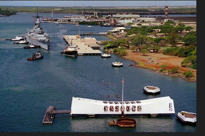 Oahu: Pearl Harbor USS Arizona Memorial Tour - Crossing the harbor to the USS Arizona