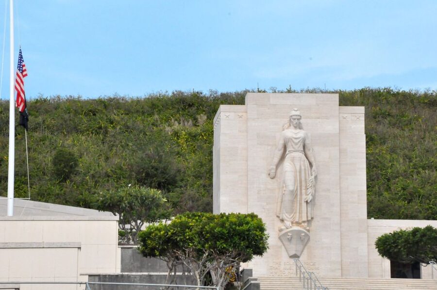 Oahu: Pearl Harbor, USS Arizona, Might Mo, & Honolulu Tour - Timing, comfort, and what to pack