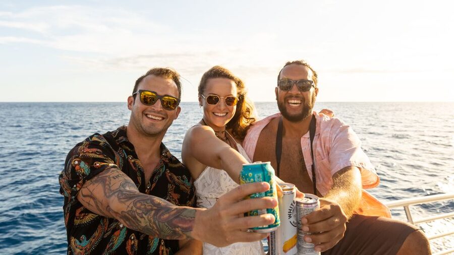 Oahu: Premium Waikiki Sunset Party Cruise with Live DJ - Drinks, dancing, and the real value of $80