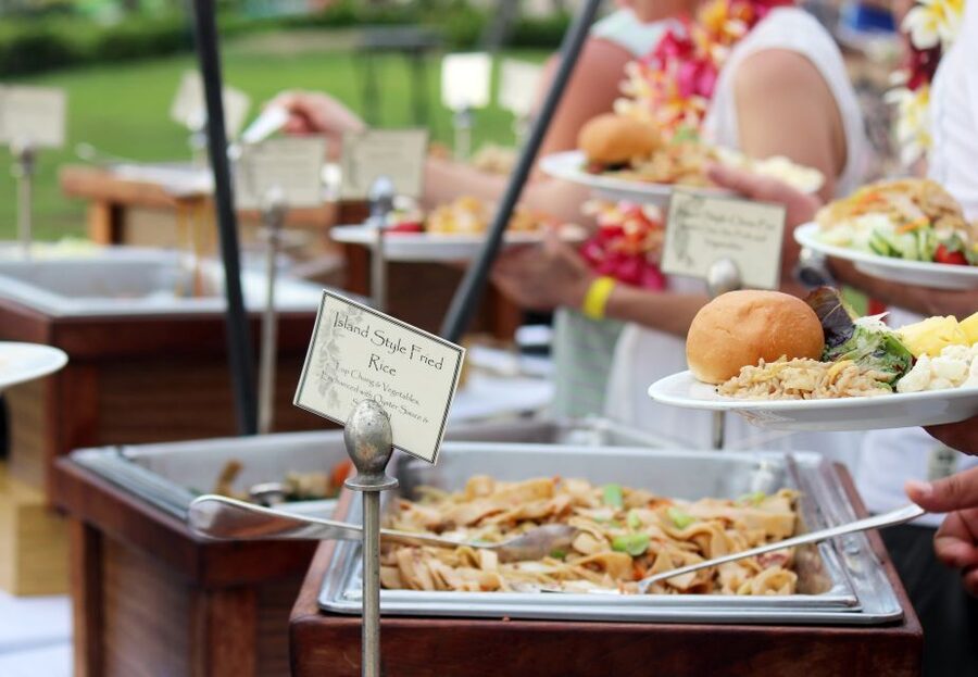 Oahu: Queens Waikiki Luau - Dinner: familiar Hawaiian flavors with a buffet format